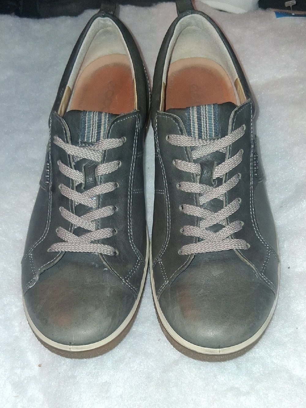 Ecco Women's Gray Leather Lace-Up Sneakers
